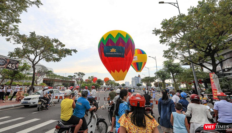 Sự kiện thu hút hàng người tham quan