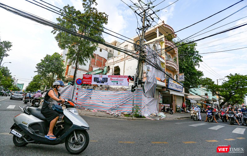 Công tác giải phóng mặt bằng đang được phó mặt cho người dân, mạnh ai nấy tháo dỡ Công tác giải phóng mặt bằng đang được phó mặt cho người dân, mạnh ai nấy tháo dỡ