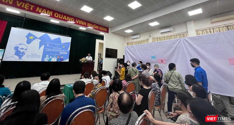 Quang cảnh sự kiện tổ chức khám bệnh và cấp phát thuốc cho người có công