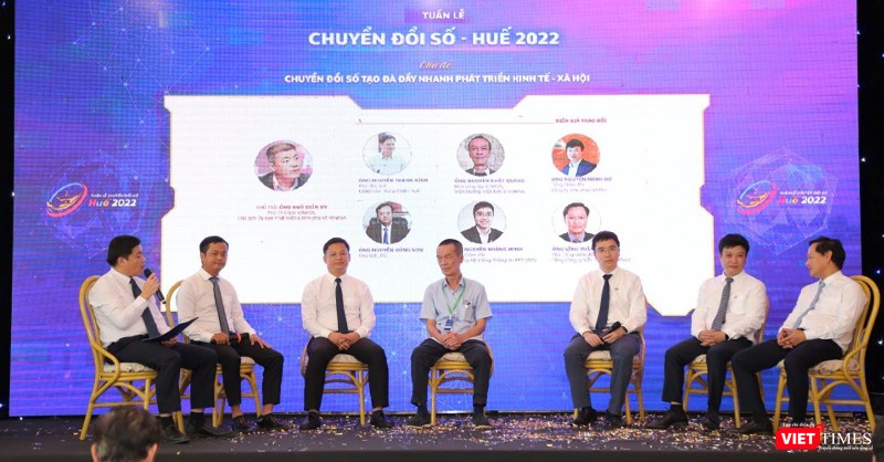 Toạ đàm chuyên đề &quot;Chuyển đổi số tại đà đẩy nhanh phát triển kinh tế-xã hội&quot;