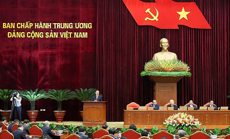 Thường trực Ban Bí thư Võ Văn Thưởng báo cáo tại Hội nghị Trung ương 5 khóa XIII (ảnh Nhật Bắc/VGP)