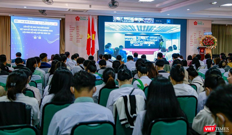 Ông Nguyễn Mạnh Cường - Phó Cục trưởng Cục Công tác phía Nam, Bộ KH&amp;CN - phát biểu trực tuyến tại sự kiện