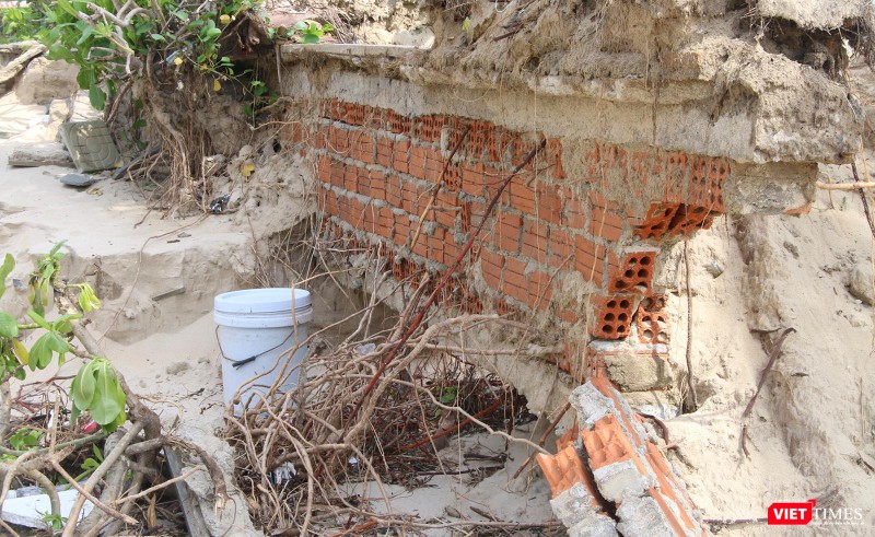 Một vị trí sạt lở hở hàm ếch tại khu vực đường Võ Nguyên Giáp, quận Ngũ Hành Sơn, TP Đà Nẵng