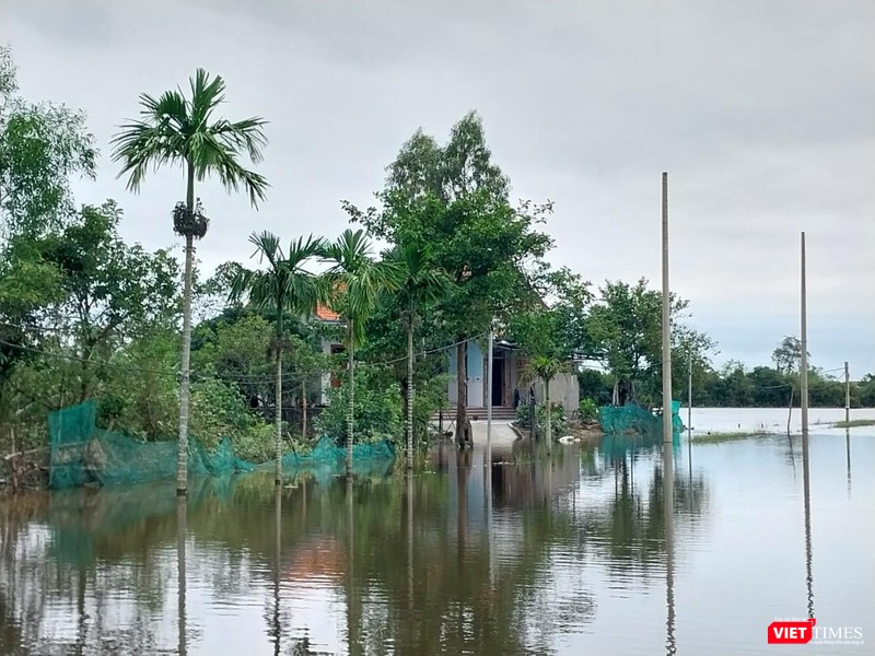 Có những nơi còn ngập rất sâu