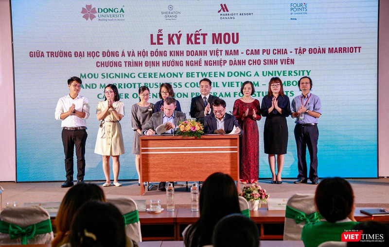 Lễ ký kết hợp tác đào tạo thực hành giữa ĐH Đông Á và Hội đồng kinh doanh Việt Nam – Campuchia - Tập đoàn Marriott