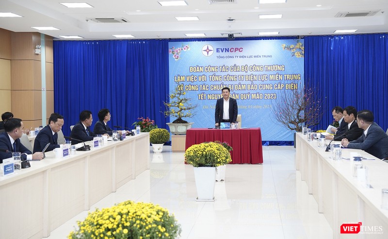 Bộ trưởng Nguyễn Hồng Diên phát biểu tại chuyến thăm và chúc Tết đối với tập thể lãnh đạo, cán bộ công nhân viên Tổng công ty Điện lực miền Trung Bộ trưởng Nguyễn Hồng Diên phát biểu tại chuyến thăm và chúc Tết đối với tập thể lãnh đạo, cán bộ công nhân viên Tổng công ty Điện lực miền Trung