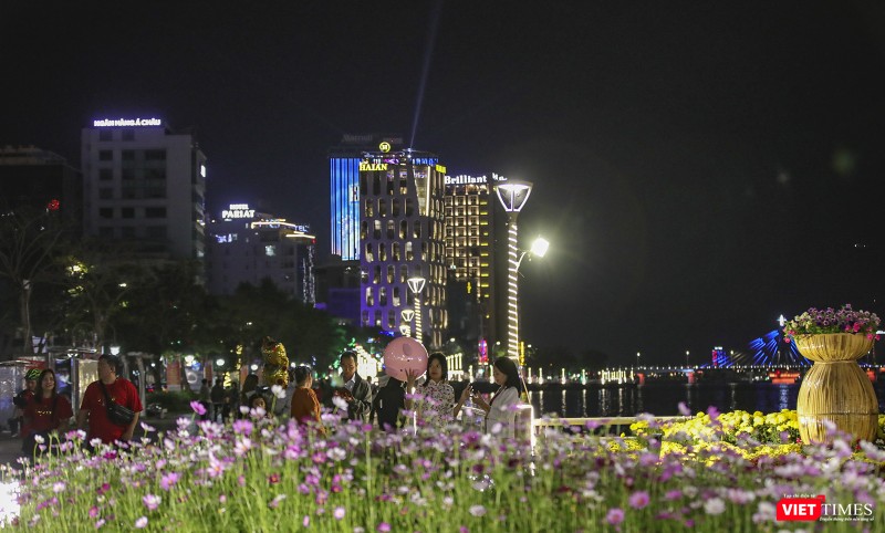 Đà Nẵng đêm 30 Tết Quý Mão