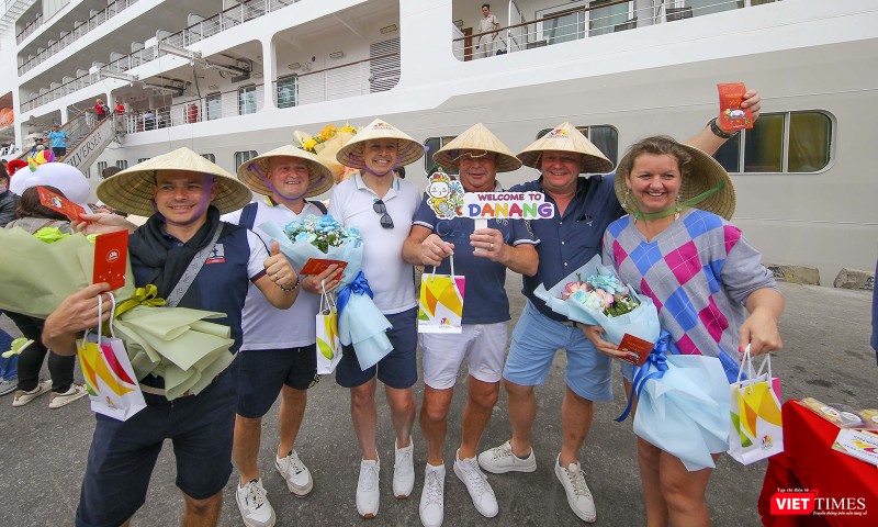 Du khách hứng khởi khi đến Đà Nẵng Du khách hứng khởi khi đến Đà Nẵng