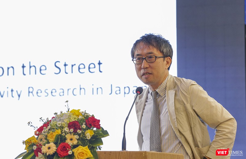 Giáo sư Akio Yasumori - ĐH Chiba (Nhật Bản) - chia sẻ nghiên cứu về việc cải tạo hệ thống giao thông phù hợp với đặc tính của con người