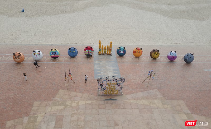 Không gian sắp đặt tại công viên biển Phạm Văn Đồng (Đà Nẵng