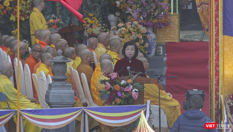 Bà Ngô Thị Kim Yến - Phó Chủ tịch UBND TP Đà Nẵng, Trưởng Ban tổ chức lễ hội phát biểu khai mạc lễ Vía đức Quán Thế Âm