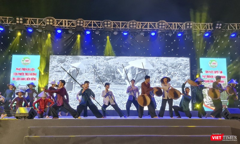 Tiết mục văn nghệ đêm khai mạc