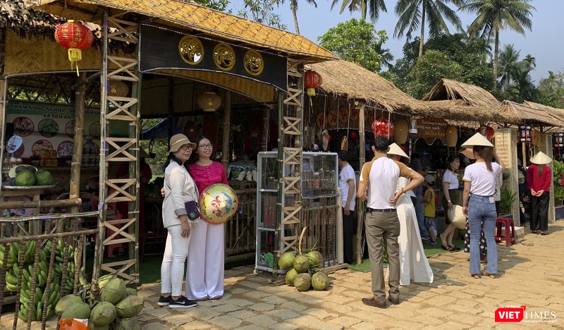 Không gian trưng bày sản phẩm OCOP của địa phương