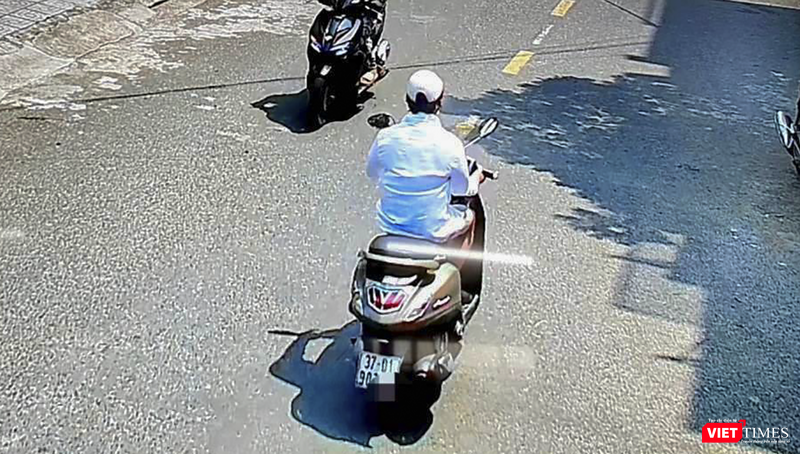 Hình ảnh chiếc xe máy sử dụng để gây án được camera an ninh ghi lại Hình ảnh chiếc xe máy sử dụng để gây án được camera an ninh ghi lại