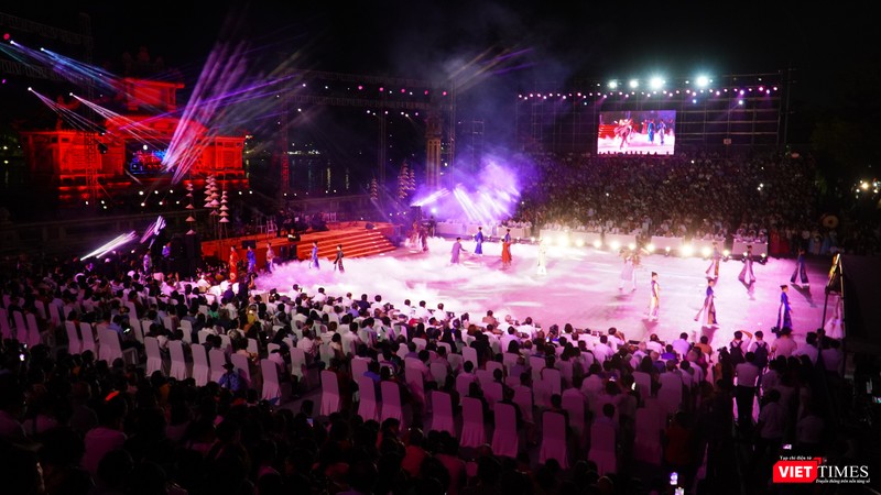 Hoành tráng đêm khai mạc Festival Nghề truyền thống Huế 2023