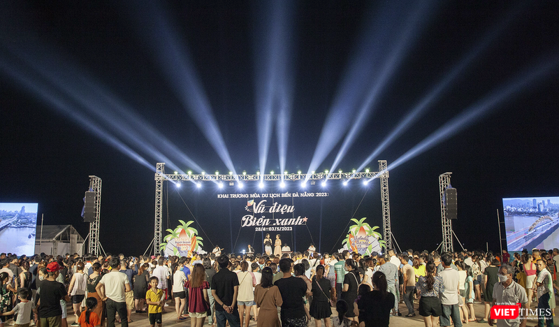 Đêm âm nhạc vũ điệu biển xanh