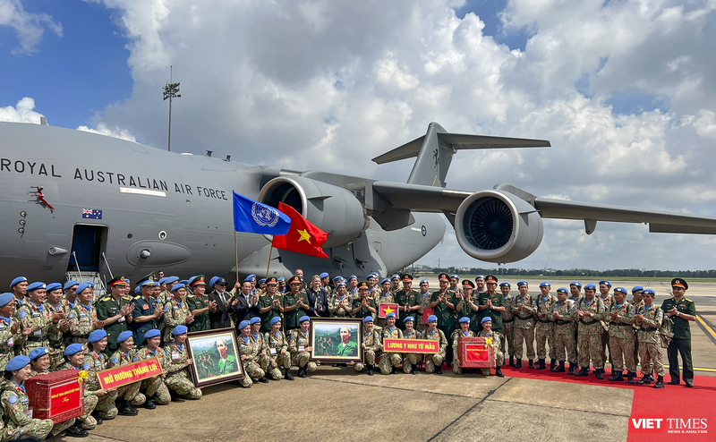 Chủ tịch nước Võ Văn Thưởng tiễn các sỹ quan Gìn giữ Hòa bình Việt Nam đến Sudan làm nhiệm vụ