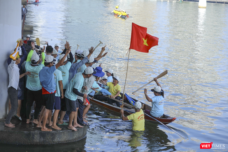Ăn mừng chiến thắng vt_dua thuyen 8.png