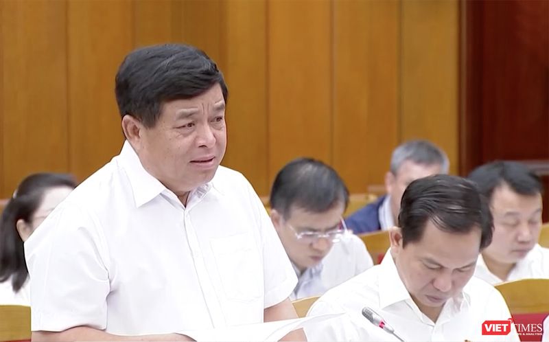 Bộ trưởng Bộ KH&ĐT Nguyễn Chí Dũng (ảnh CTV) vt_may ao the che 1.png
