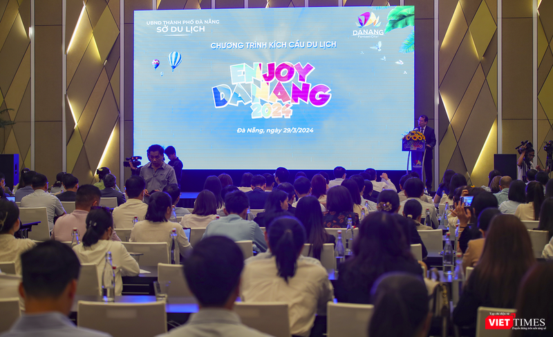 Quang cảnh buổi họp báo vt_kich cau du lich da nang 2.png