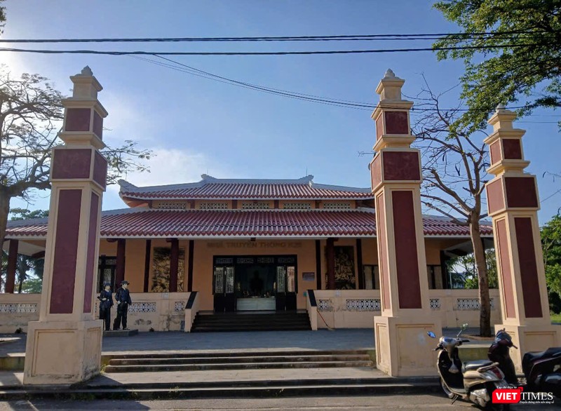 Nhà truyền thống K20 hiện đang lưu giữ các hiện vật, tài liệu, chứng tích của 1 thời đấu tranh kiên cường của cha ông ta.