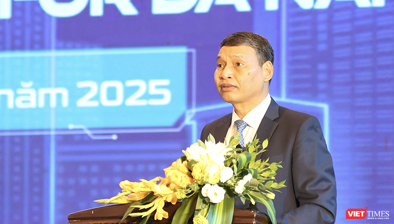 Ông Hồ Kỳ Minh, Phó Chủ tịch thường trực UBND TP Đà Nẵng phát biểu tại Hội thảo “Trí tuệ nhân tạo - Động lực mới phát triển Đà Nẵng”. vt_hoi thao ai 4.png