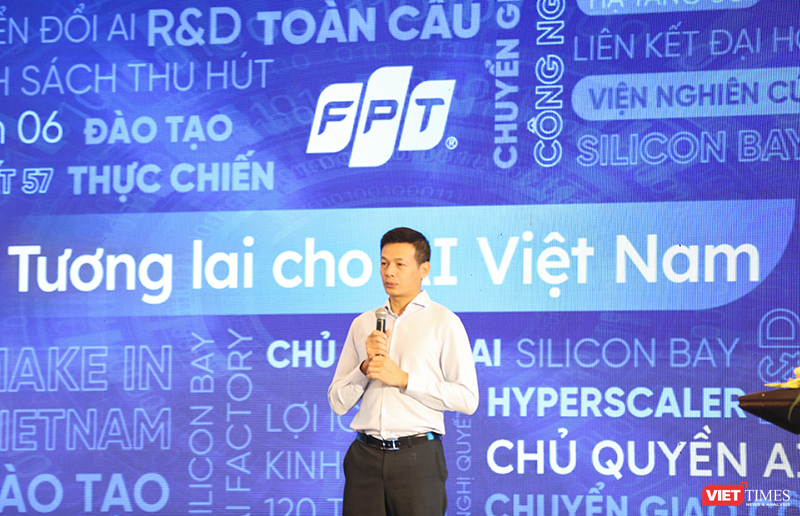 Ông Vũ Anh Tú, Giám đốc Công nghệ Tập đoàn FPT chia sẻ khuyến nghị để Đà Nẵng phát triển công nghiệp AI. vt_hoi thao ai 9.png