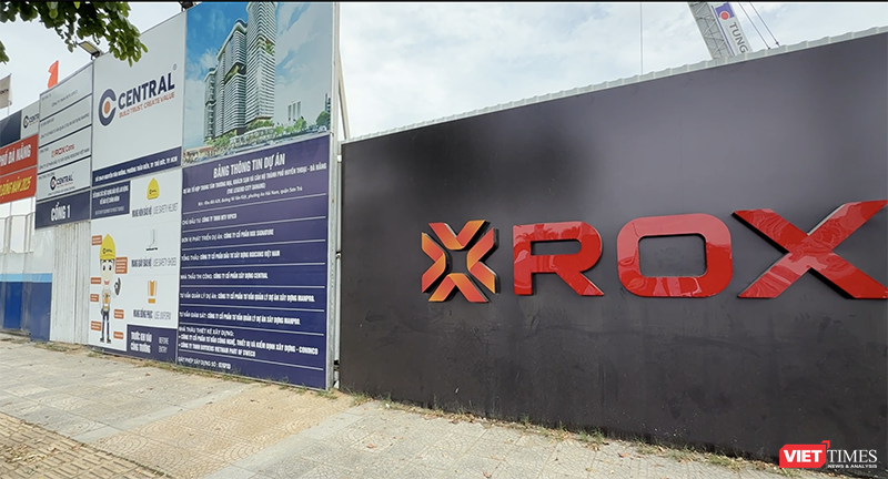 Trước tiên phải nói đến tên tuổi của ROXcons gắn với dự án Tổ hợp Trung tâm thương mại, khách sạn và căn hộ thành phố huyền thoại - Đà Nẵng (The Legend City Đà Nẵng) tại vị trí đắc địa 4 mặt tiền trên các trục đường Võ Văn Kiệt, Ngô Quyền, Lý Nam Đế, Mai Hắc Đế (phường An Hải Tây, quận Sơn Trà) do Công ty TNHH MTV Vipico (Công ty Vipico) làm chủ đầu tư. vt_thuong hieu bds 3.png
