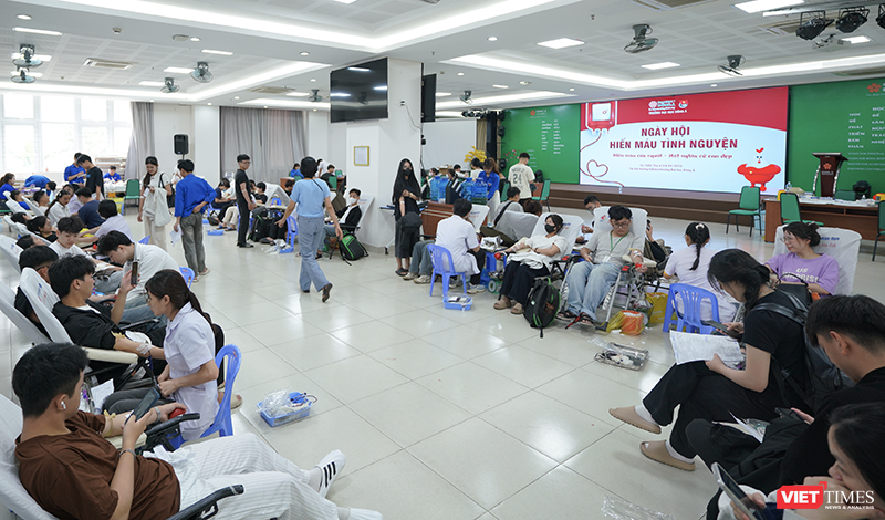 Hơn 700 người đăng ký hiến máu trong Ngày hội lần thứ 42 tại Đại học Đông Á. vt_hien mau 2.png
