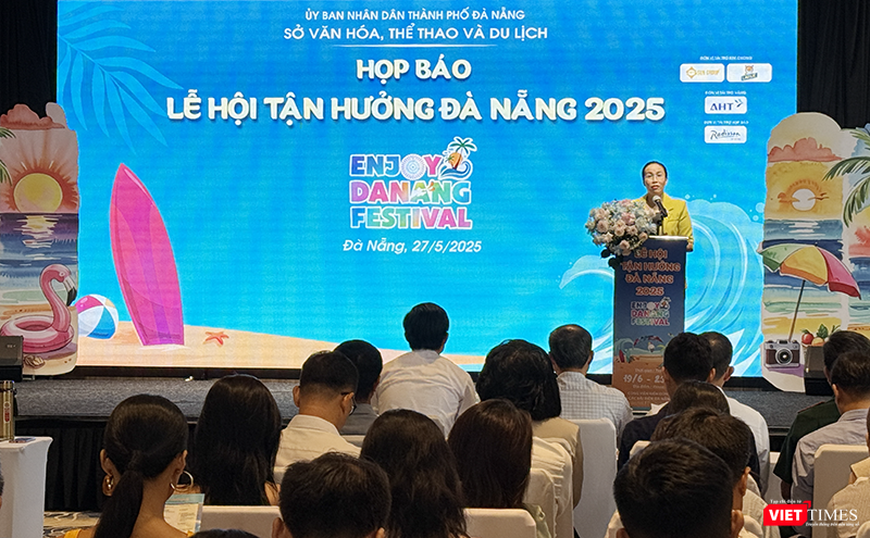 Bà Nguyễn Thị Anh Thi, Phó Chủ tịch UBND TP Đà Nẵng phát biểu tại buổi họp báo vt_le hoi tan huong 2.png