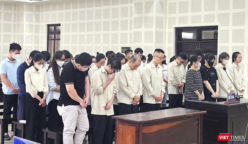 Các bị cáo trong đường dây cho vay lãi nặng do Wang YunTao cầm đầu. vt_ vay nang lai 2.png