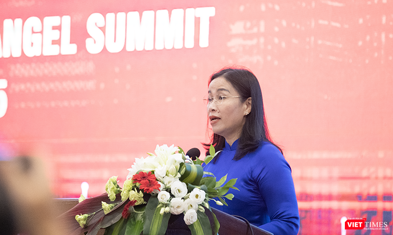 Bà Nguyễn Thị Anh Thi, Phó Chủ tịch UBND TP Đà Nẵng, Chủ tịch Hội đồng khởi nghiệp đổi mới sáng tạo TP Đà Nẵng phát biểu khai mạc DAVAS 2025. vt_diẽn dan 4.png
