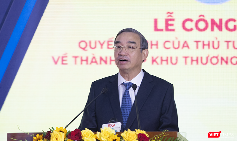 Ông Lê Trung Chinh, Chủ tịch UBND TP Đà Nẵng phát biểu tại lễ công bố. vt_khu thuong mai tu do 3.png