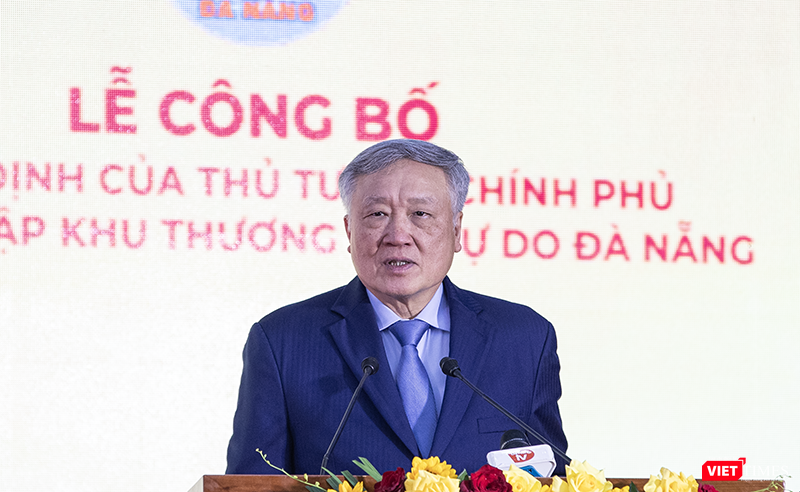 Phó thủ tướng Thường trực Chính phủ Nguyễn Hoà Bình phát biểu tại Lễ công bố quyết định của Thủ tướng về thành lập Khu thương mại tự do Đà Nẵng. vt_khu thuong mai tu do 6.png