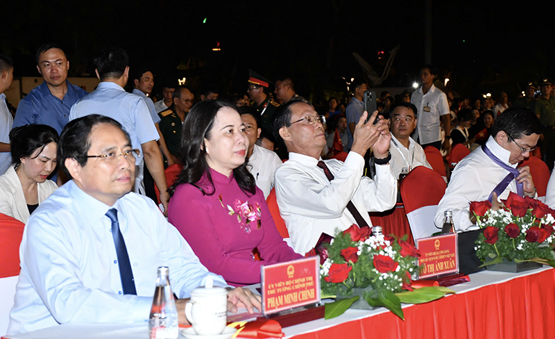 Thủ tướng Chính phủ Phạm Minh Chính và Phó chủ tịch nước Võ Thị Ánh Xuân tại điểm cầu TP Huế.