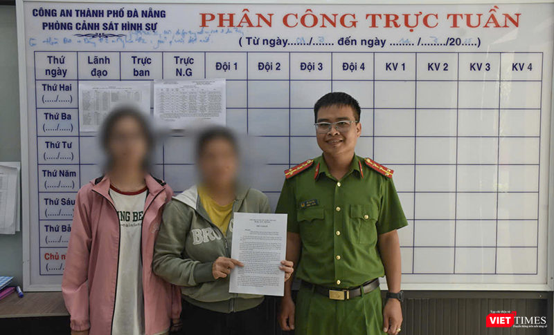 Gia đình nạn nhân viết thư cảm ơn lực lượng công an giải cứu con gái.Ảnh CATP vt_bat coc 2.png