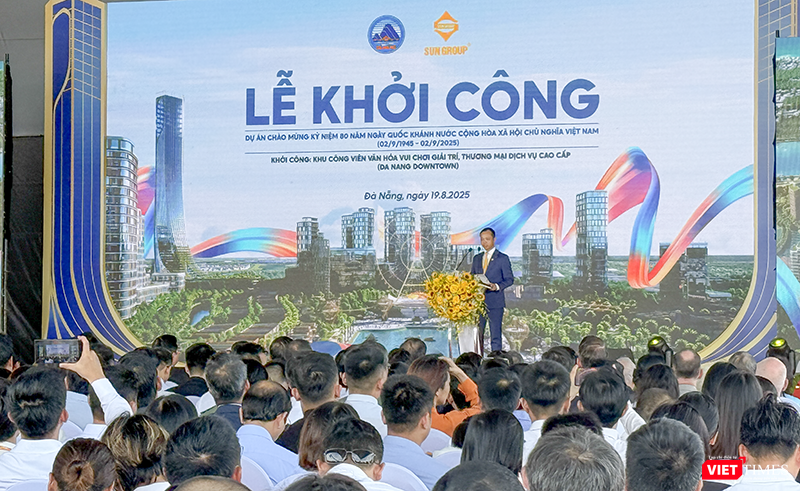 Ông Nguyễn Văn Bình, Chủ tịch Sun Group vùng miền Trung phát biểu tại lễ khởi công. vt_sieu du an 5.png