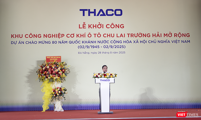 Ông Phan Thái Bình, Phó Chủ tịch UBND thành phố Đà Nẵng phát biểu tại lễ khởi công. vt_mo rong kcn chu lai 3.png