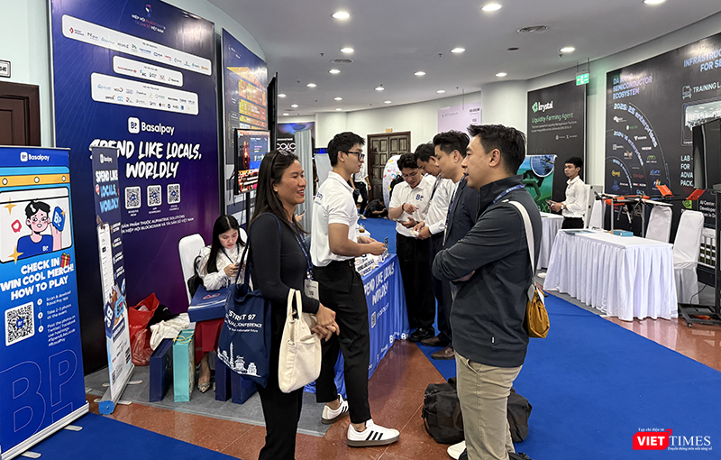 Không gian triển lãm tại Ngày hội Blockchain Việt Nam 2025 diễn ra ở Đà Nẵng vt_ngay hoi blockchain 2.png