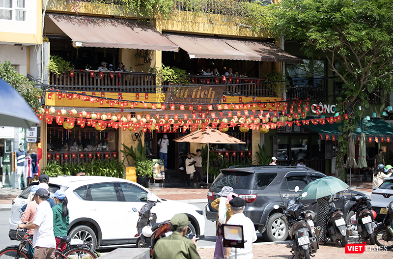 Quán cà phê trên đường Bạch Đằng, nơi rất nhiều du khách Hàn Quốc lui tới. vt_da nang 18.png