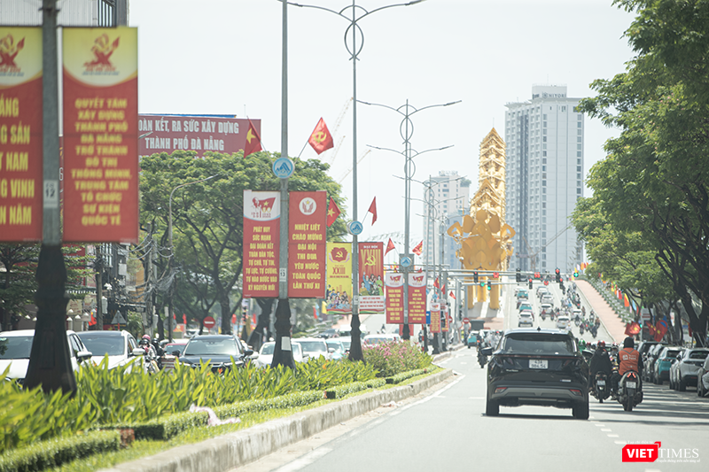 Đường Nguyễn Văn Linh và cầu Rồng trong những ngày Tháng 9 ý nghĩa vt_da nang 7.png