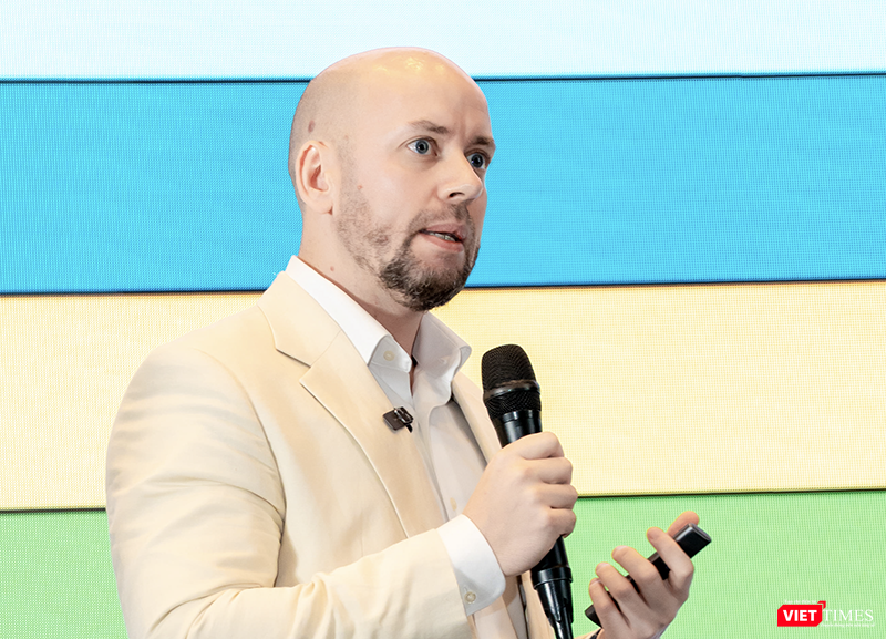 Ông Thomas Rooney, Phó Giám đốc, Dịch vụ Tư vấn Công nghiệp, Savills Hà Nội vt_savills.png