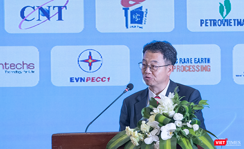 TS. Chaeyoung Lim, Phó Chủ tịch Viện Nghiên cứu Năng lượng Nguyên tử Hàn Quốc (KAERI) trình bày về những thành tựu phát triển và những đóng góp gần đây của KAERI trong các công nghệ hạt nhân tiên tiến, trong đó có chương trình lò phản ứng mô-đun nhỏ (SMR). vt_hat nhan 2.png