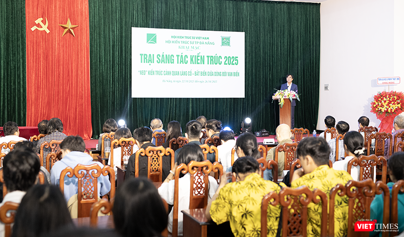 Sáng 23/10, tại Đà Nẵng, Trại sáng tác kiến trúc 2025 do Hội Kiến trúc sư Việt Nam phối hợp với Hội Kiến trúc sư thành phố Đà Nẵng tổ chức đã chính thức khai mạc. vt_sang tac kien truc 2.png