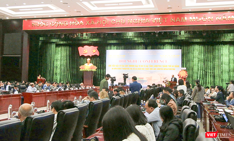 Quang cảnh Hội nghị Xúc tiến đầu tư vào Khu thương mại tự do (TMTD) và hạ tầng logistics do UBND TP Đà Nẵng tổ chức nhằm công bố gói ưu đãi nhằm thu hút doanh nghiệp vào Khu TMTD.