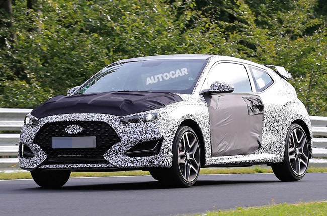 Hyundai Veloster N (ảnh AutoCar)