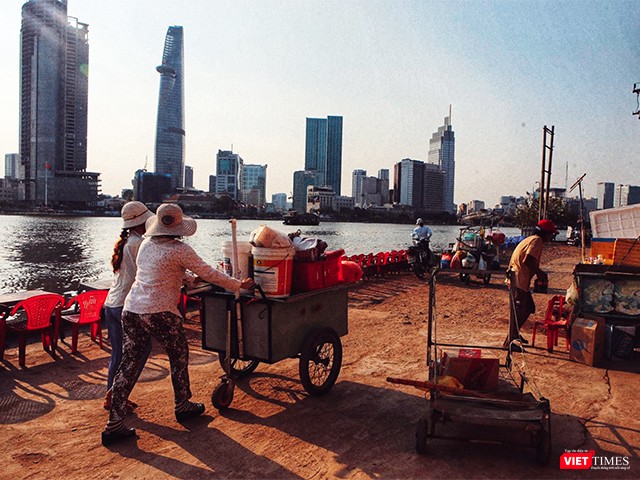 Thủ Thiêm, từng được mơ ước là phố Đông sông Sài Gòn, đối diện Q.1, hình thành một trung tâm thương mại, tài chính... Ảnh: Mai Kỳ.