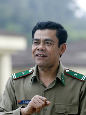 Năm 2009, Võ Trọng Hải lúc đang là Thiếu tá, say sưa kể về cách mà anh đã được người dân Thoọng Pẹ xem anh như "người con của bản". Ảnh: GVT.