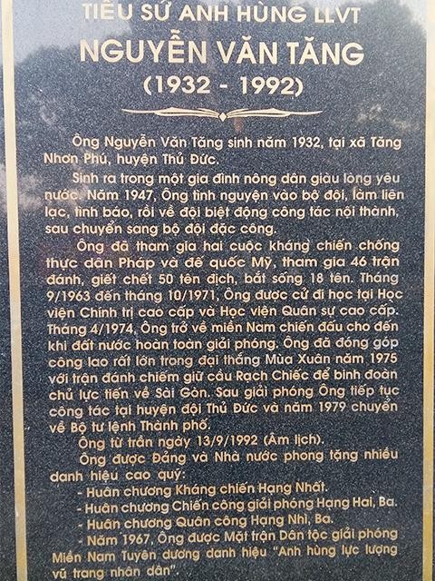 Đại tá, AHLLVTND Nguyễn Văn Tăng (Tư Tăng) là một người con của huyện Thủ Đức. Khu lưu niệm Đồng bưng Sáu xã nay còn ghi khắc tên ông. Đại tá, AHLLVTND Nguyễn Văn Tăng (Tư Tăng) là một người con của huyện Thủ Đức. Khu lưu niệm Đồng bưng Sáu xã nay còn ghi khắc tên ông.