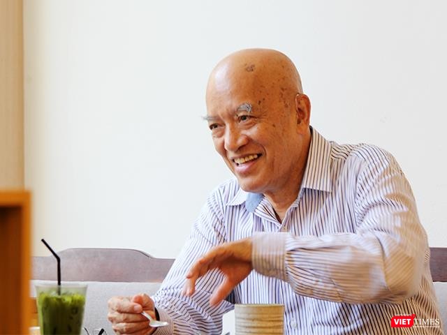 "Về lâu dài, nếu không tìm ra cách cải thiện hiệu năng của Việt Nam thì mức sống của người dân không thể tăng lên được". "Về lâu dài, nếu không tìm ra cách cải thiện hiệu năng của Việt Nam thì mức sống của người dân không thể tăng lên được".
